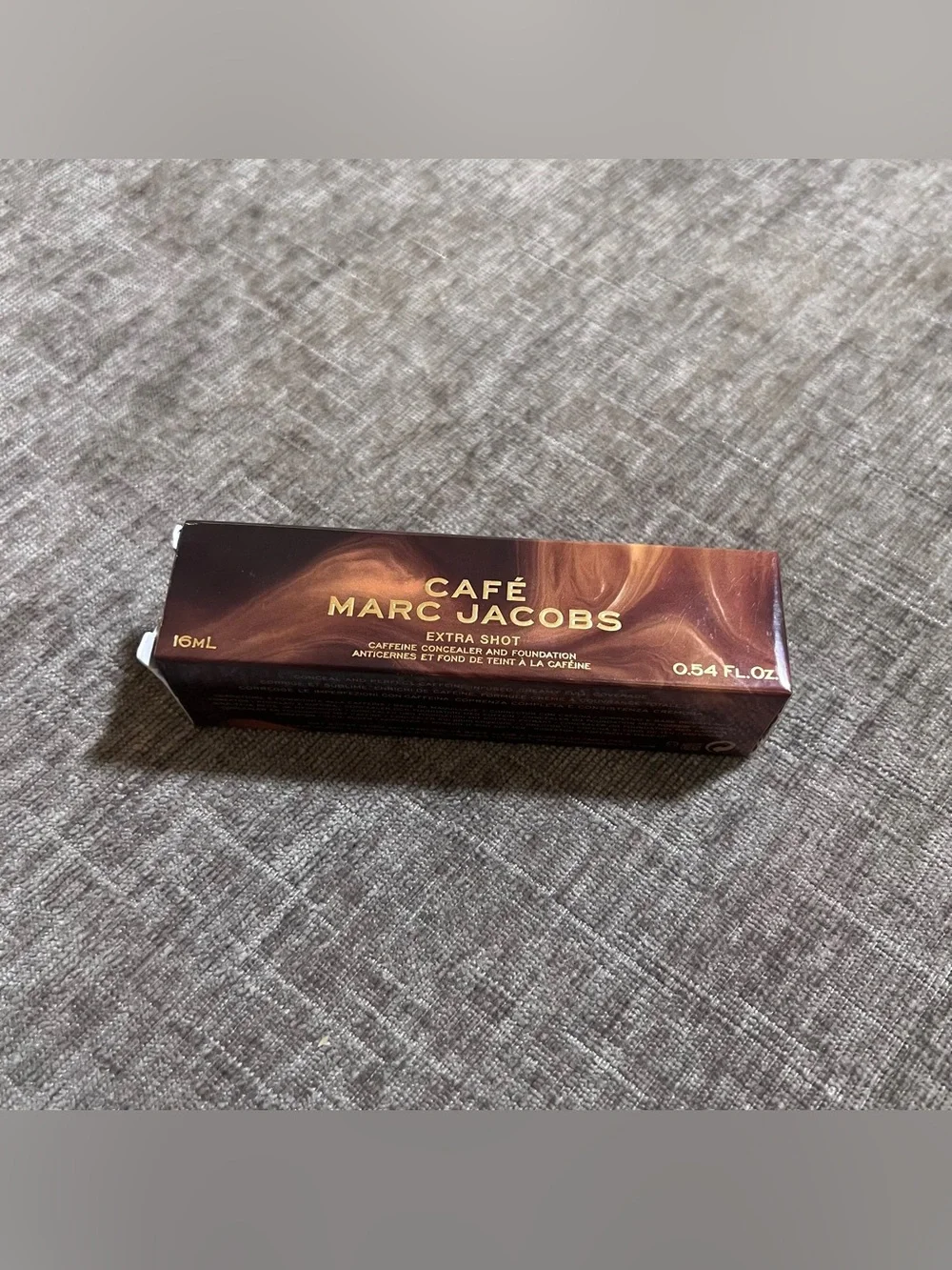 Marc Jacobs Cafe Extra Shot Caffeine Concealer & Foundation Medium 210
